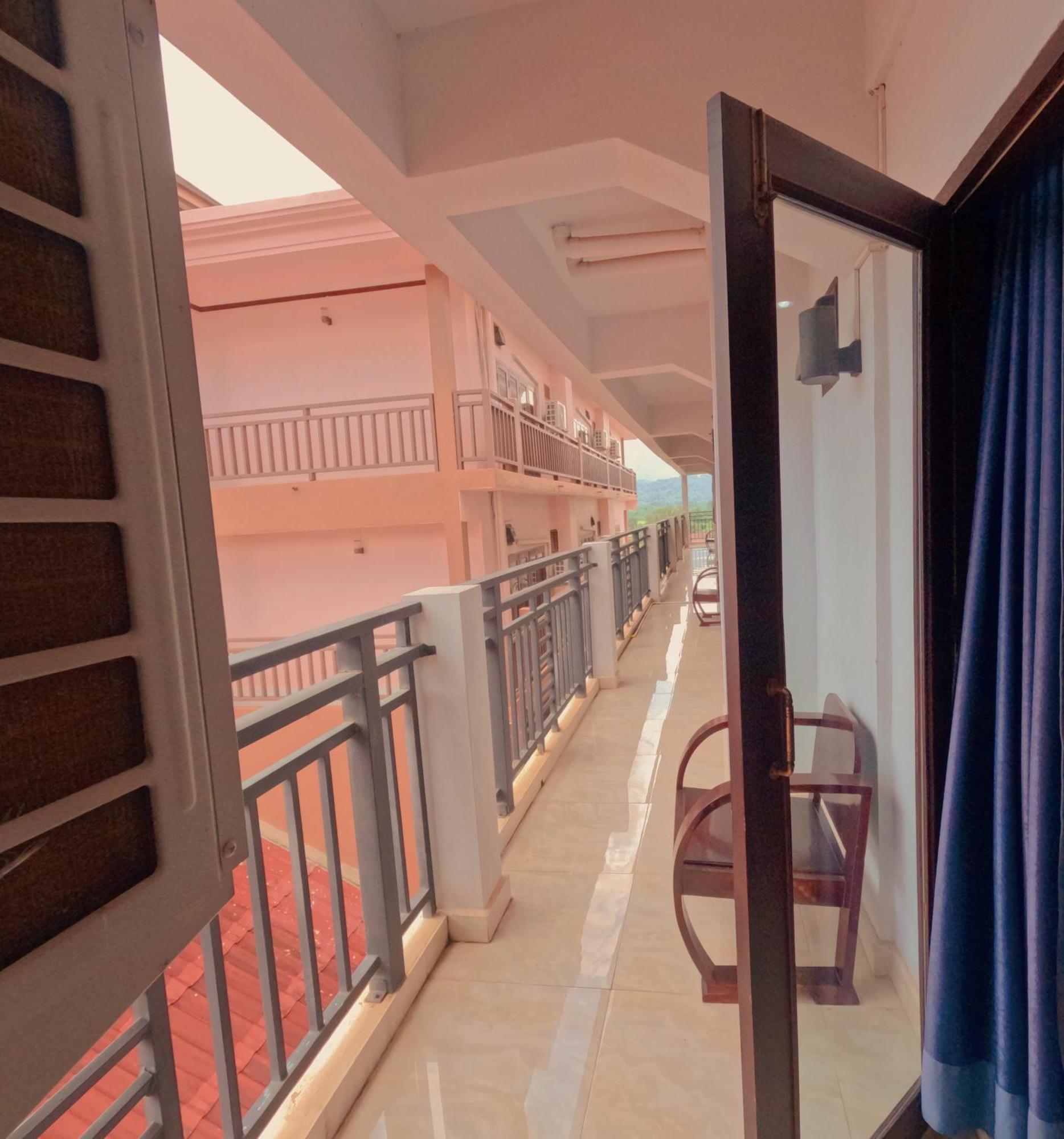 Vang Vieng Consiana Hotel Zewnętrze zdjęcie
